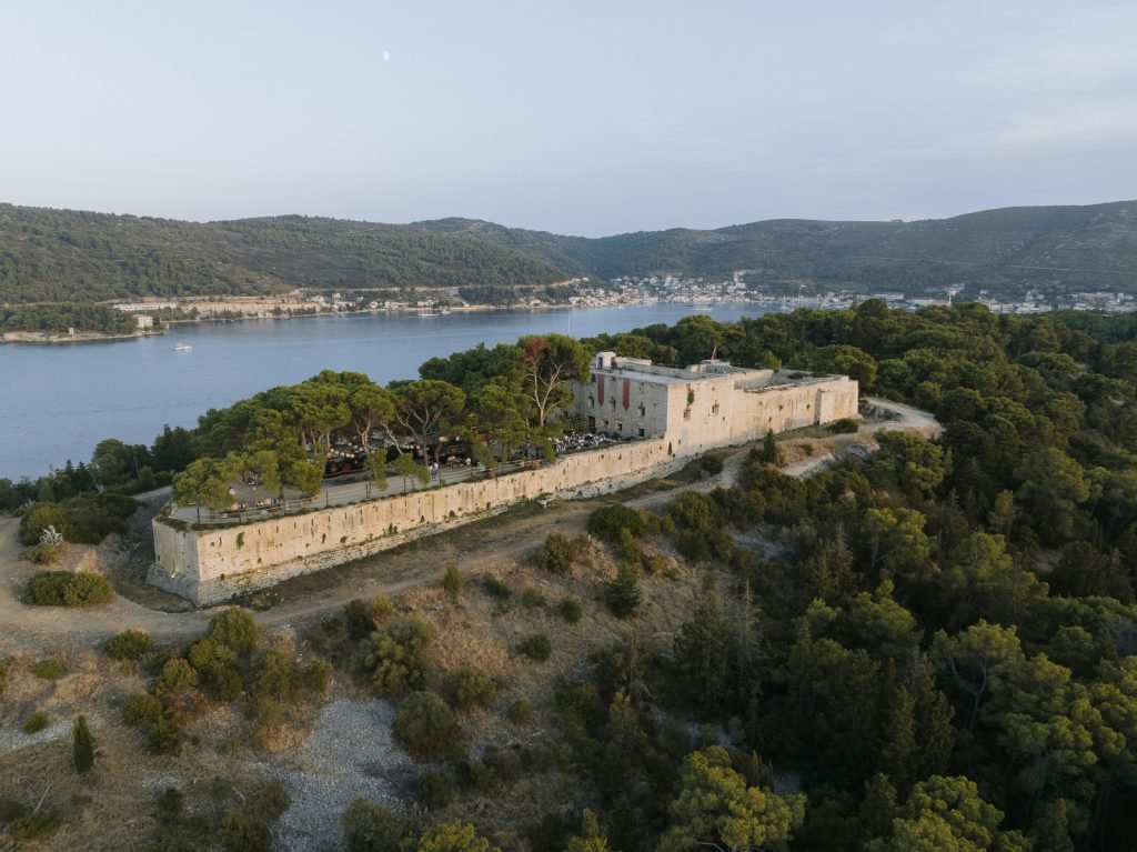 Fort George · Vis Island